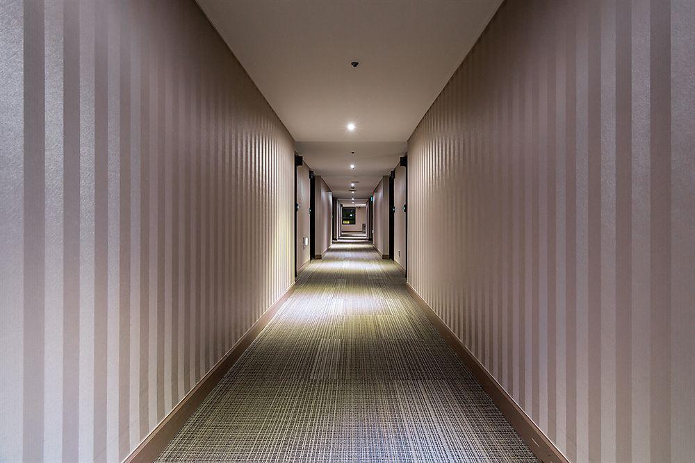 New Hilltop Hotel Сеул Экстерьер фото