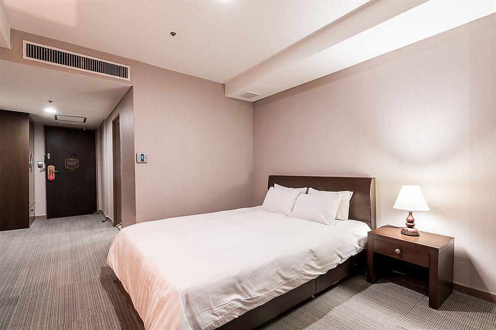 New Hilltop Hotel Сеул Экстерьер фото