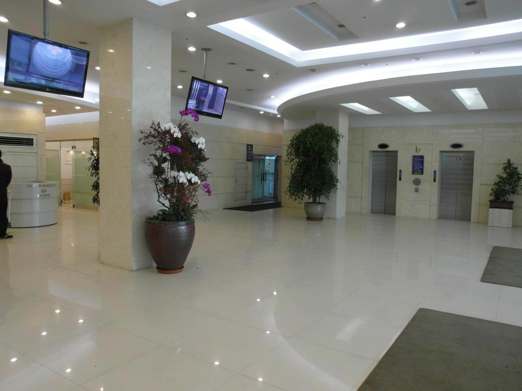 New Hilltop Hotel Сеул Экстерьер фото