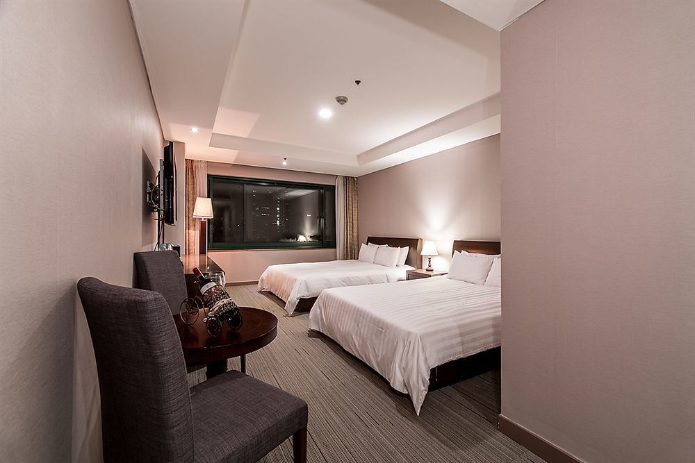 New Hilltop Hotel Сеул Экстерьер фото