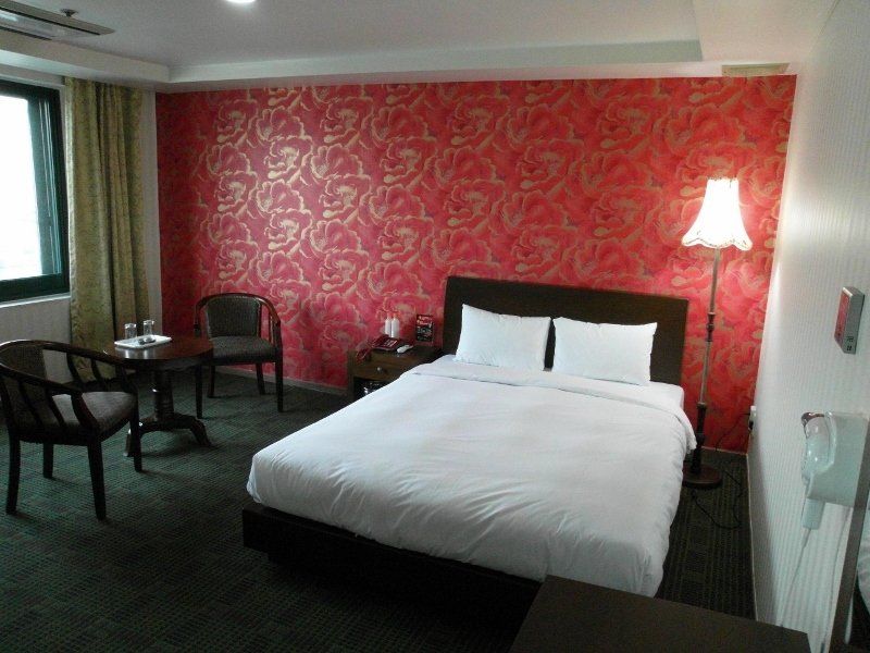 New Hilltop Hotel Сеул Экстерьер фото
