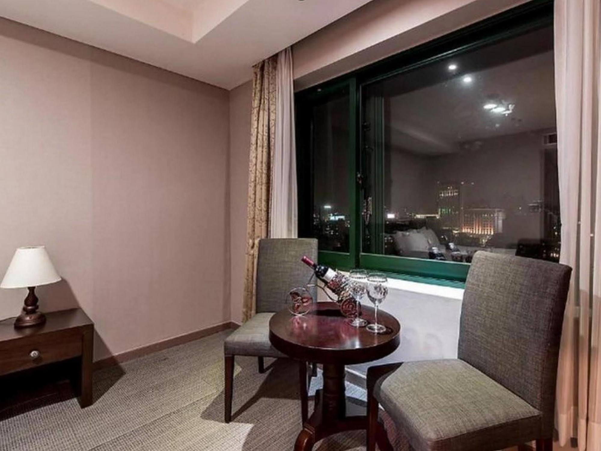 New Hilltop Hotel Сеул Экстерьер фото