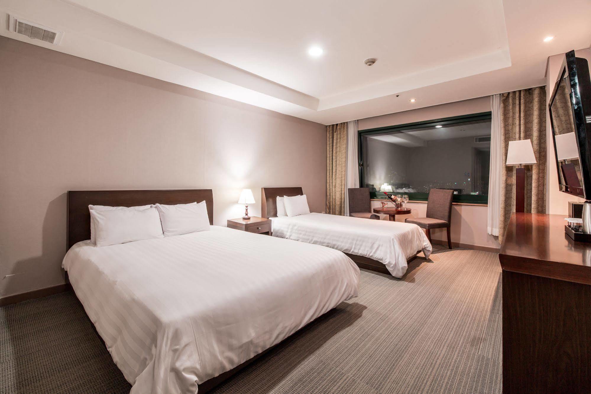 New Hilltop Hotel Сеул Экстерьер фото